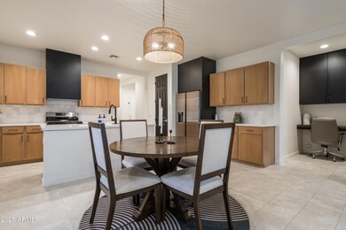 18365 W Ewers Dr, Surprise, AZ 85374 - photo 4