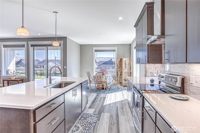 985 Spring Mountain Dr, Wenatchee, WA 98801 - photo 5