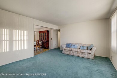 7 - Family Room