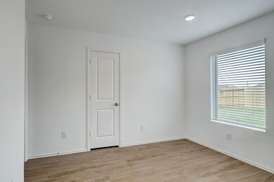 4111 Holland View Ln, Baytown, TX 77521 - photo 7