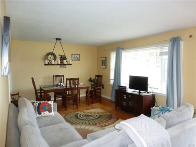 Living room/Dining room