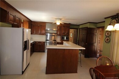 706 Saint Cloud Dr, Statesville, NC 28625 - photo 5