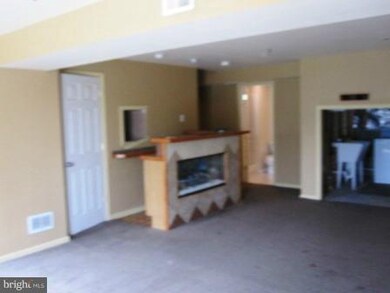 7009 Flag Harbor Dr, District Heights, MD 20747 - photo 5