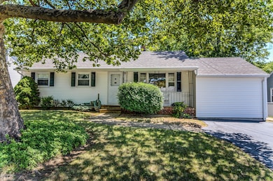 623 Hopping Rd, Belford, NJ 07718 - photo 2