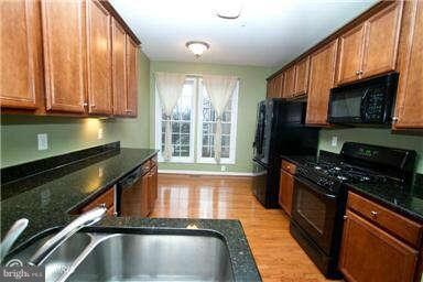 24680 Rosebay Terrace unit 80, Aldie, VA 20105 - photo 2