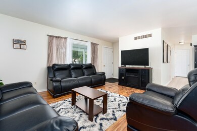 2460 Strathmore St_Jeff Leonard (4)