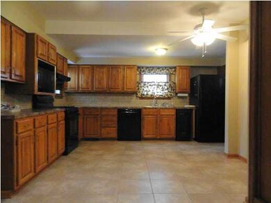 ALL APPLIANCES STAY W/HOME INCLUDING REFRIG & TRAS