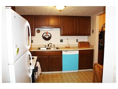 Eat-in Kitchen
