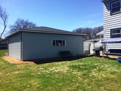 8517 Dewey St, Crown Point, IN 46307 - photo 4