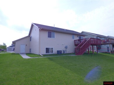 108 Timberwolf Ct, Mankato, MN 56001 - photo 2