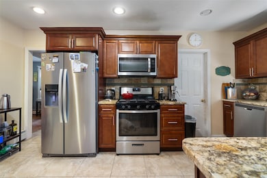 175 S Dunton Ave, East Patchogue, NY 11772 - photo 7