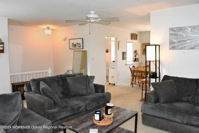 186 Manor E unit 186, Red Bank, NJ 07701 - photo 6