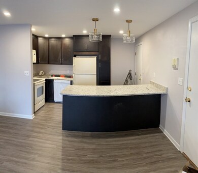 5 Hallmark Gardens unit 9, Burlington, MA 01803 - photo 2
