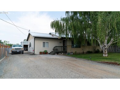 1031 S Bridge St, Prairie City, OR 97869 - photo 2