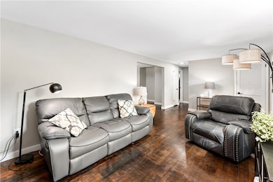 3 Cypress Dr, Carnegie, PA 15106 - photo 5