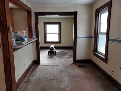 13 Edgewood St, Claremont, NH 03743 - photo 3