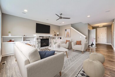 585 Jade Trail N, Lake Elmo, MN 55042 - photo 3