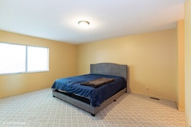 3540 Golfview Dr, Hazel Crest, IL 60429 - photo 7