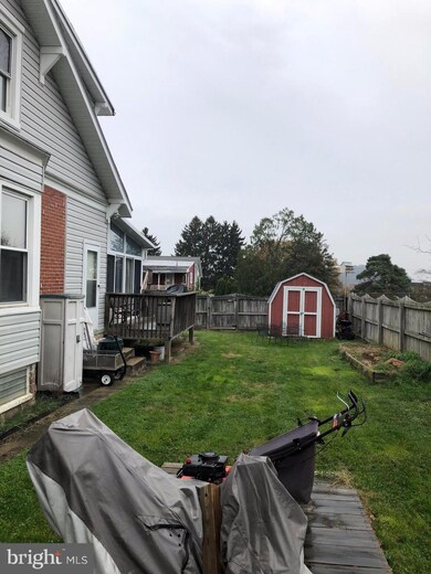 33 W Broad St, Reading, PA 19607 - photo 2