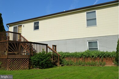 240 Little Sorrel Dr, Strasburg, VA 22657 - photo 3