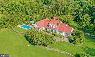 10509 Beach Mill Rd, Great Falls, VA 22066 - photo 5