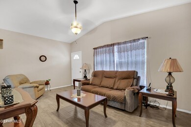 637 Valle de Bravo Place, El Paso, TX 79928 - photo 4