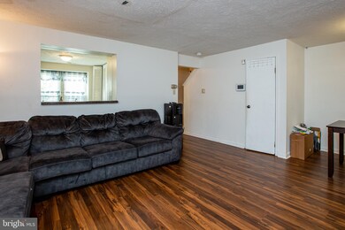 2 James Cubberly Ct, Trenton, NJ 08610 - photo 2