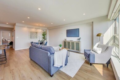 3180 N Lake Shore Dr unit 19D, Chicago, IL 60657 - photo 6