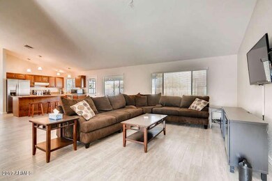 1662 N matlock Mesa AZ 85203-small-002-2