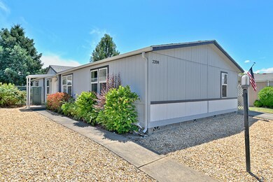 2208 Lara Ln, Central Point, OR 97502 - photo 5