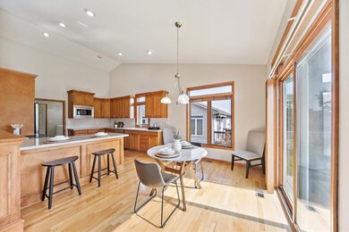 15142 Clearview Ln, Urbandale, IA 50323 - photo 7