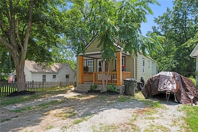 1213 Spruce St, Leavenworth, KS 66048 - photo 5