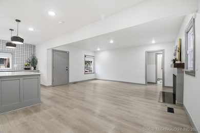 2550 E 17th St, Tulsa, OK 74104 - photo 7