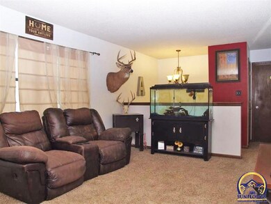 2520 SW Buchanan St, Topeka, KS 66611 - photo 6