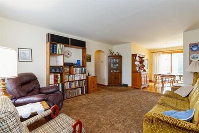 723 E 6th St N, Newton, IA 50208 - photo 6