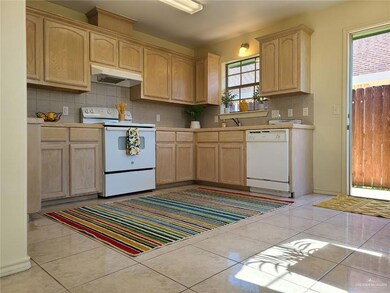1316 Acme Ln unit B, Edinburg, TX 78541 - photo 5