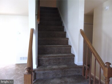 102 Diminish Dr, Newark, DE 19713 - photo 4