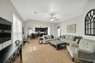 9211 Fuqua Breeze Dr, Houston, TX 77075 - photo 4