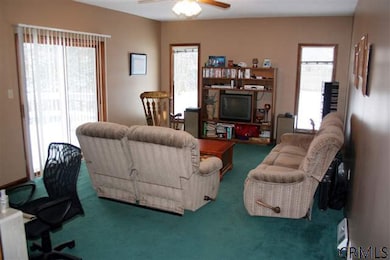 44 Castleberry Dr, Gansevoort, NY 12831 - photo 4