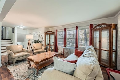 Open to Kitchen & Dining Area