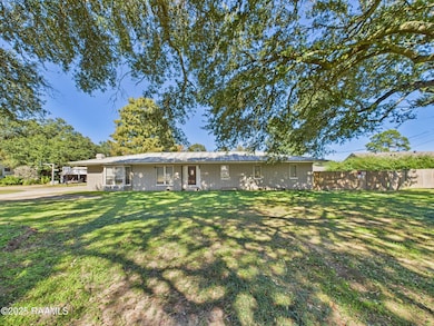 149 E Butcher Switch Rd, Lafayette, LA 70507 - photo 2