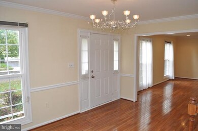 12655 Lloydminster Dr, North Potomac, MD 20878 - photo 3