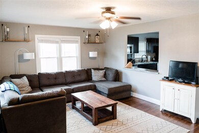 321 Posey St, Newburgh, IN 47630 - photo 6