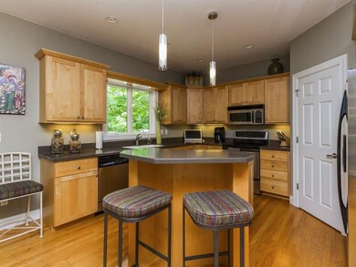 3402 River Ridge Ct NE, Cedar Rapids, IA 52402 - photo 6