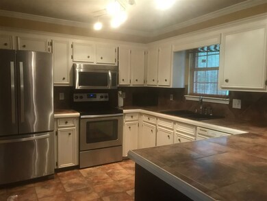 903 Eagles Nest Dr, Byram, MS 39272 - photo 2