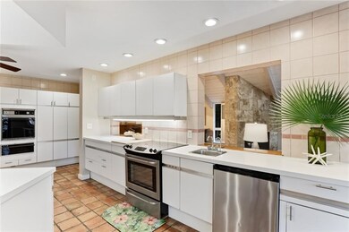 Additional kitchen view