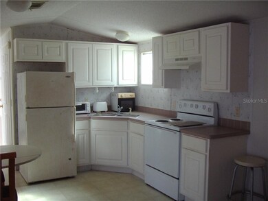 Nice roomy kitchen with lots of counter space
