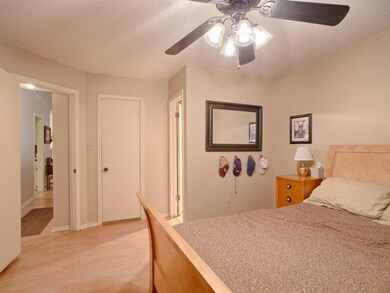 709 Peregrine Dr, Norman, OK 73072 - photo 7