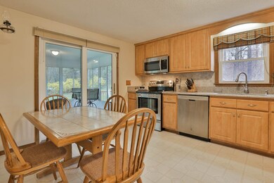 11 Dawn St, Salem, NH 03079 - photo 7