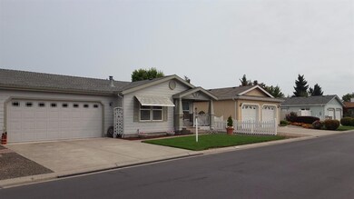 345 Orth Dr, Central Point, OR 97502 - photo 2